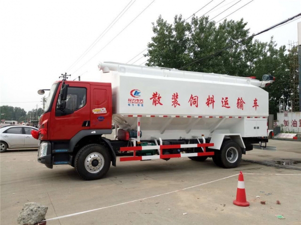 柳汽乘龙28方散装饲料车